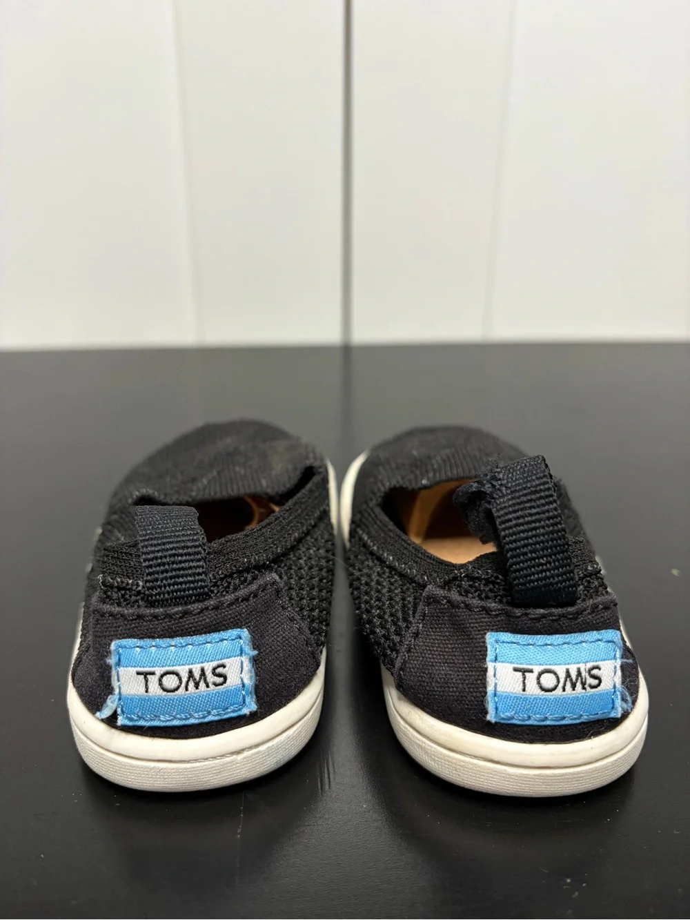 Toms Kids Black Woven Slip-On Knit Flats with White Sole - Size Toddler 4